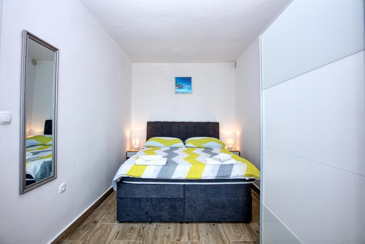 Apartment Tisno 5130C 外观 照片