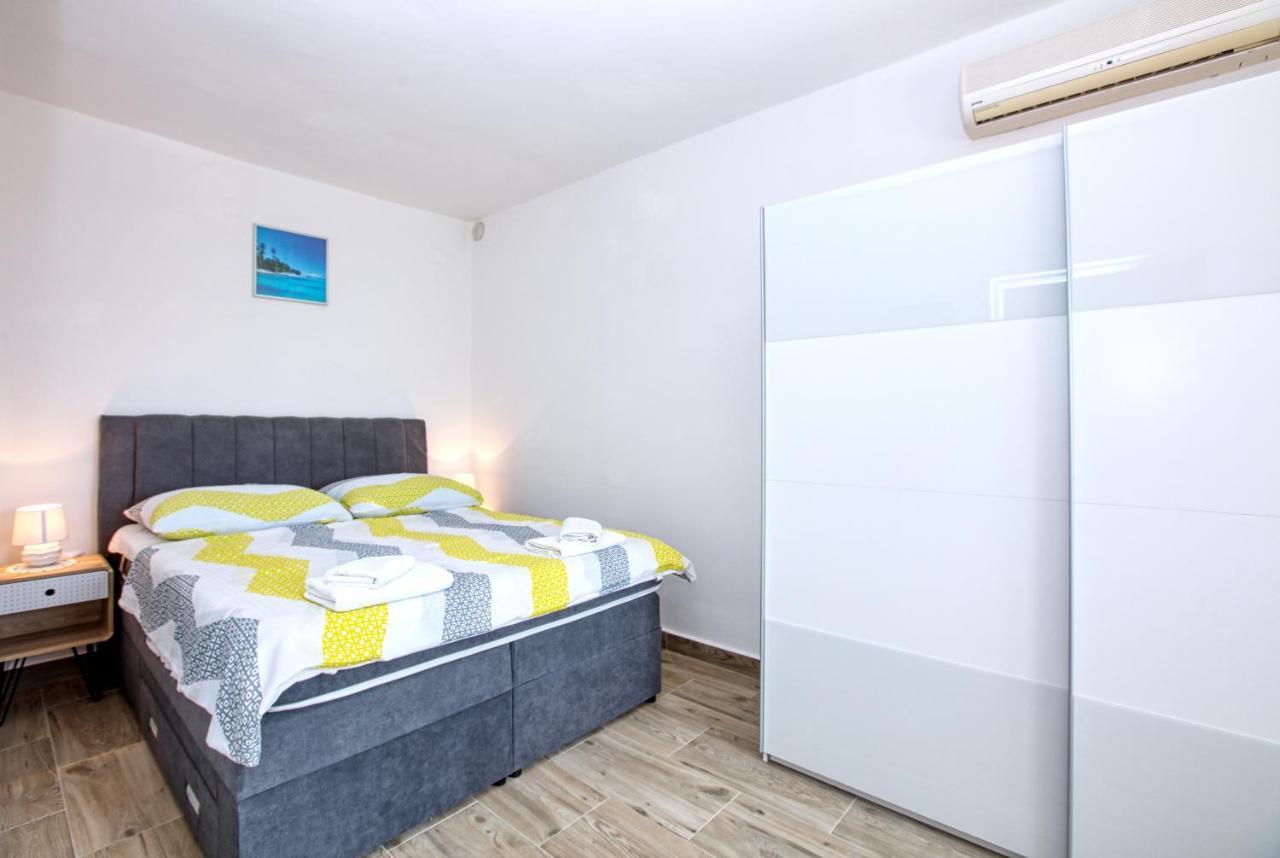 Apartment Tisno 5130C 外观 照片