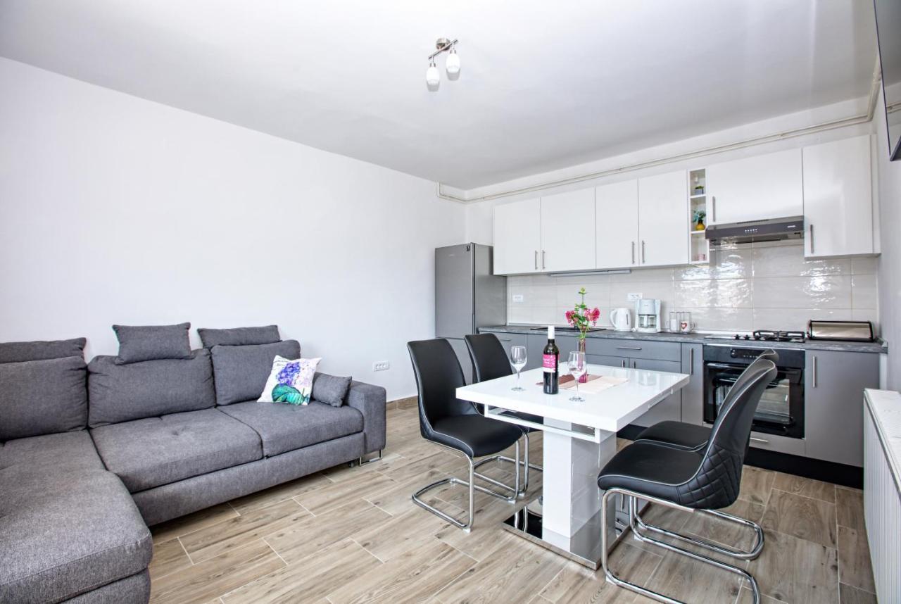 Apartment Tisno 5130C 外观 照片