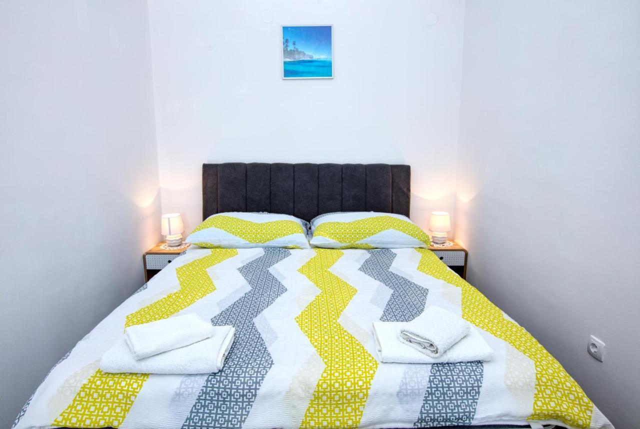 Apartment Tisno 5130C 外观 照片
